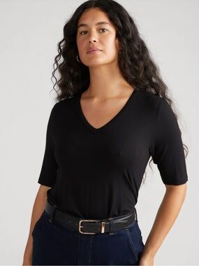 Universal Standard Black V-Neck Short Sleeve Tee